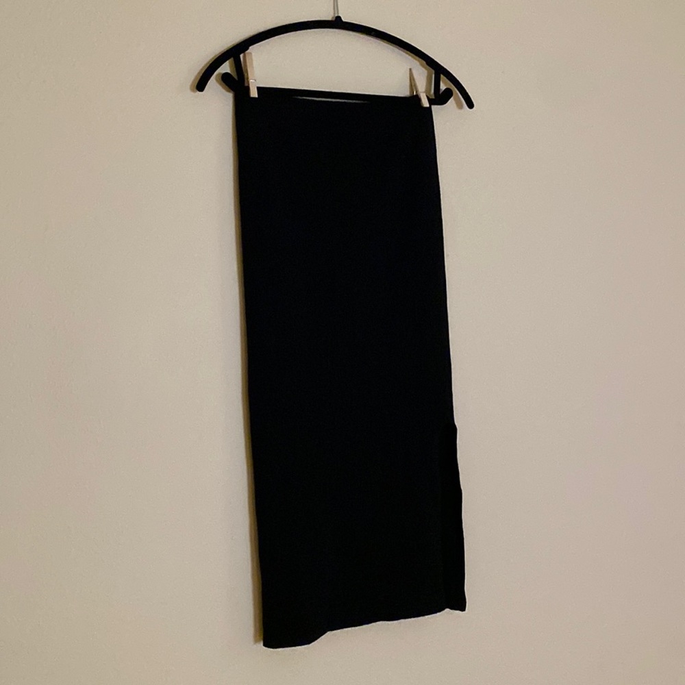 Fabletics size medium ribbed compression midi pencil skirt black slit